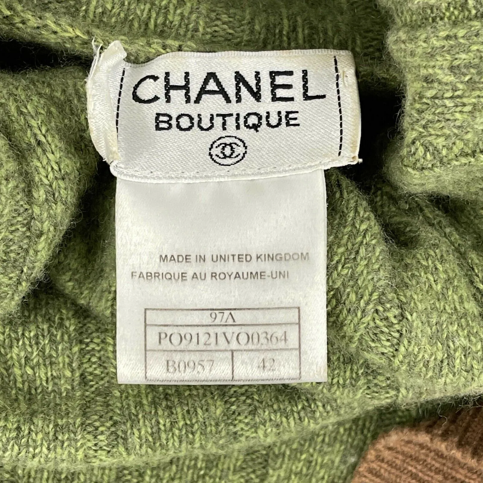 CHANEL 1997 Sweater Set Turtleneck / Vest - CC Green Ribbed Cashmere 42 US 10 97A