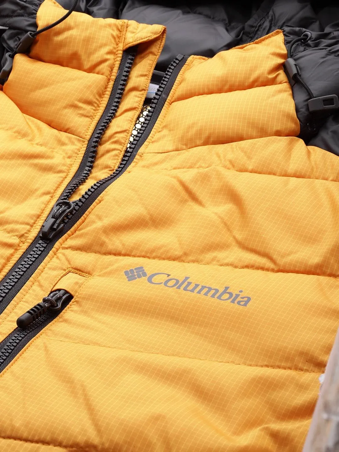 Columbia Men Yellow Labyrinth Loop Hooded Jacket