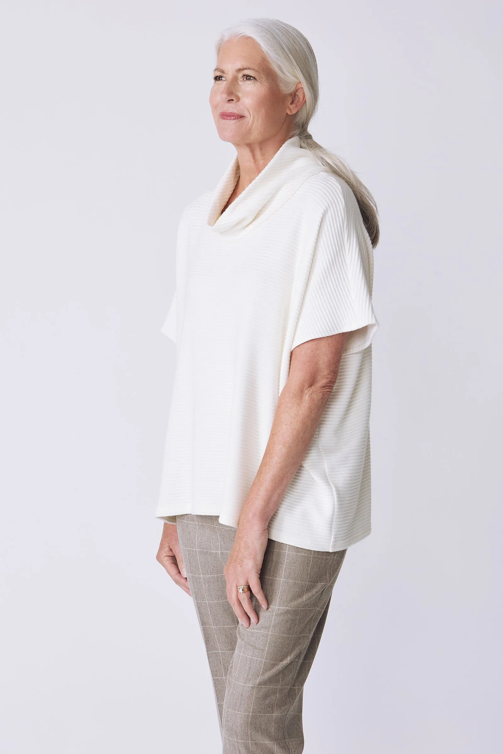 Dafne Cowl T-Neck - Cream