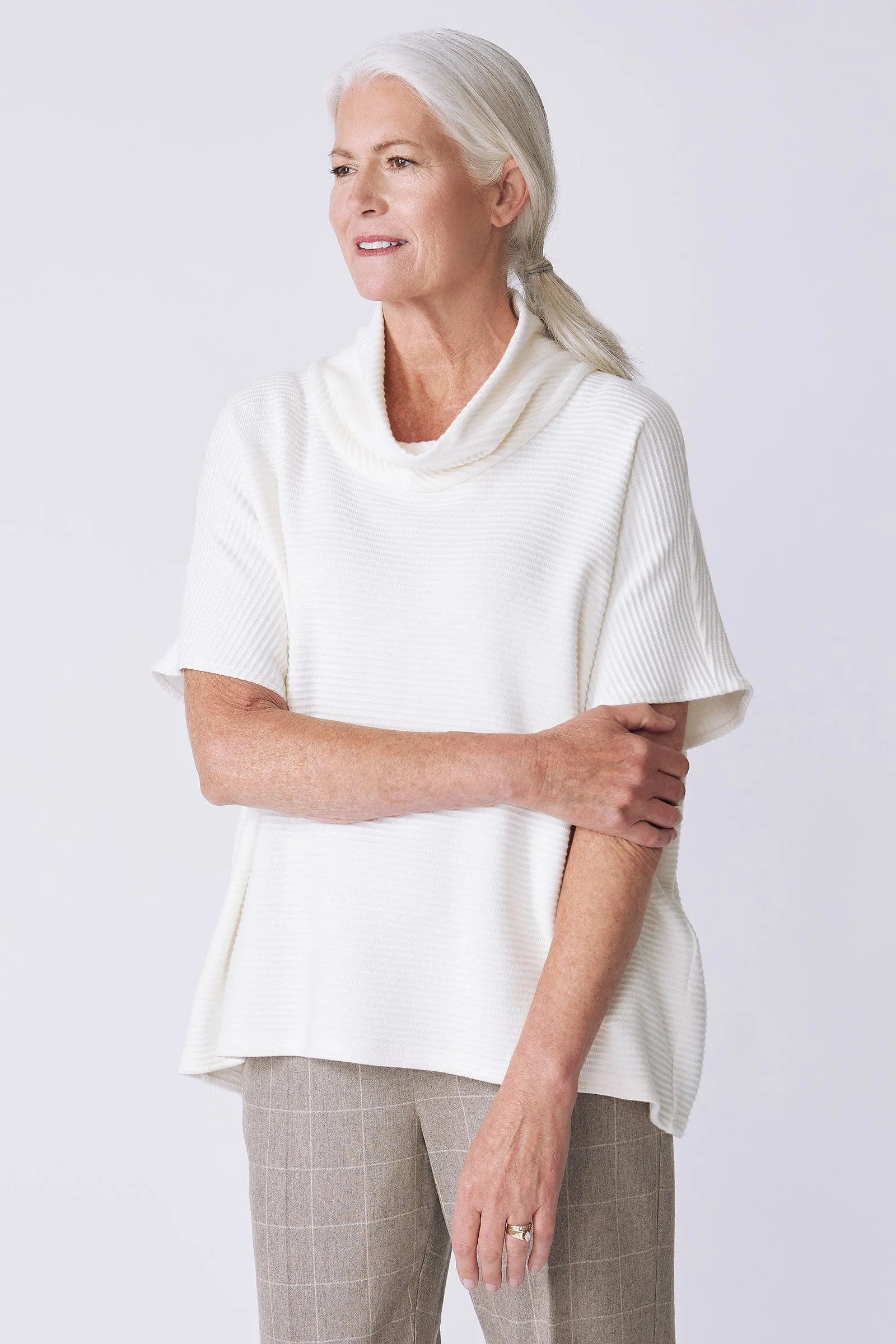 Dafne Cowl T-Neck - Cream