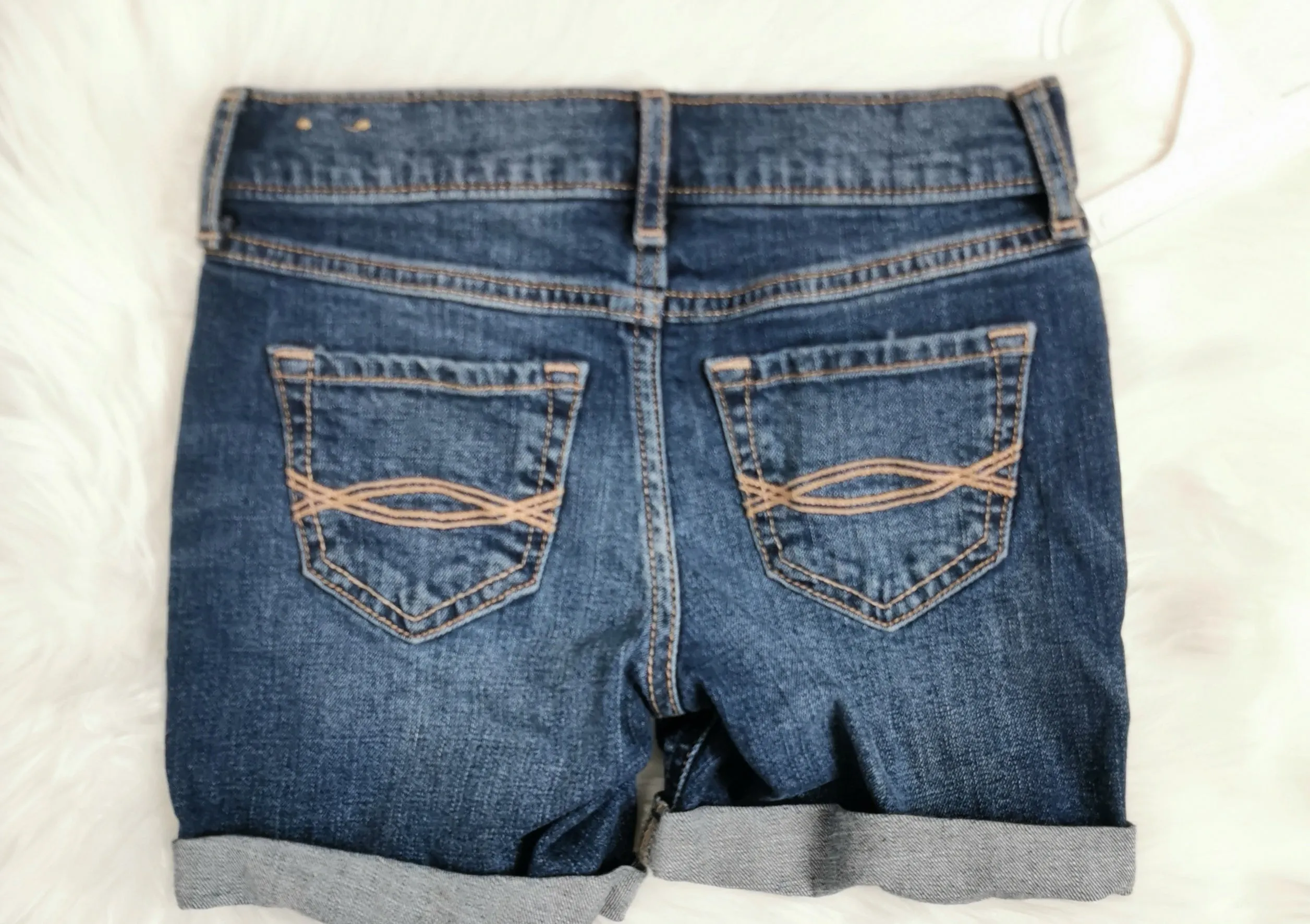 GIRL SIZE 7/8 YEARS - ABERCROMBIE KIDS, Rolled cuff, Jean Shorts EUC B51