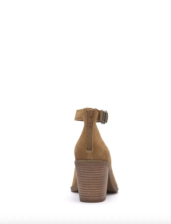 Stephi Wedge