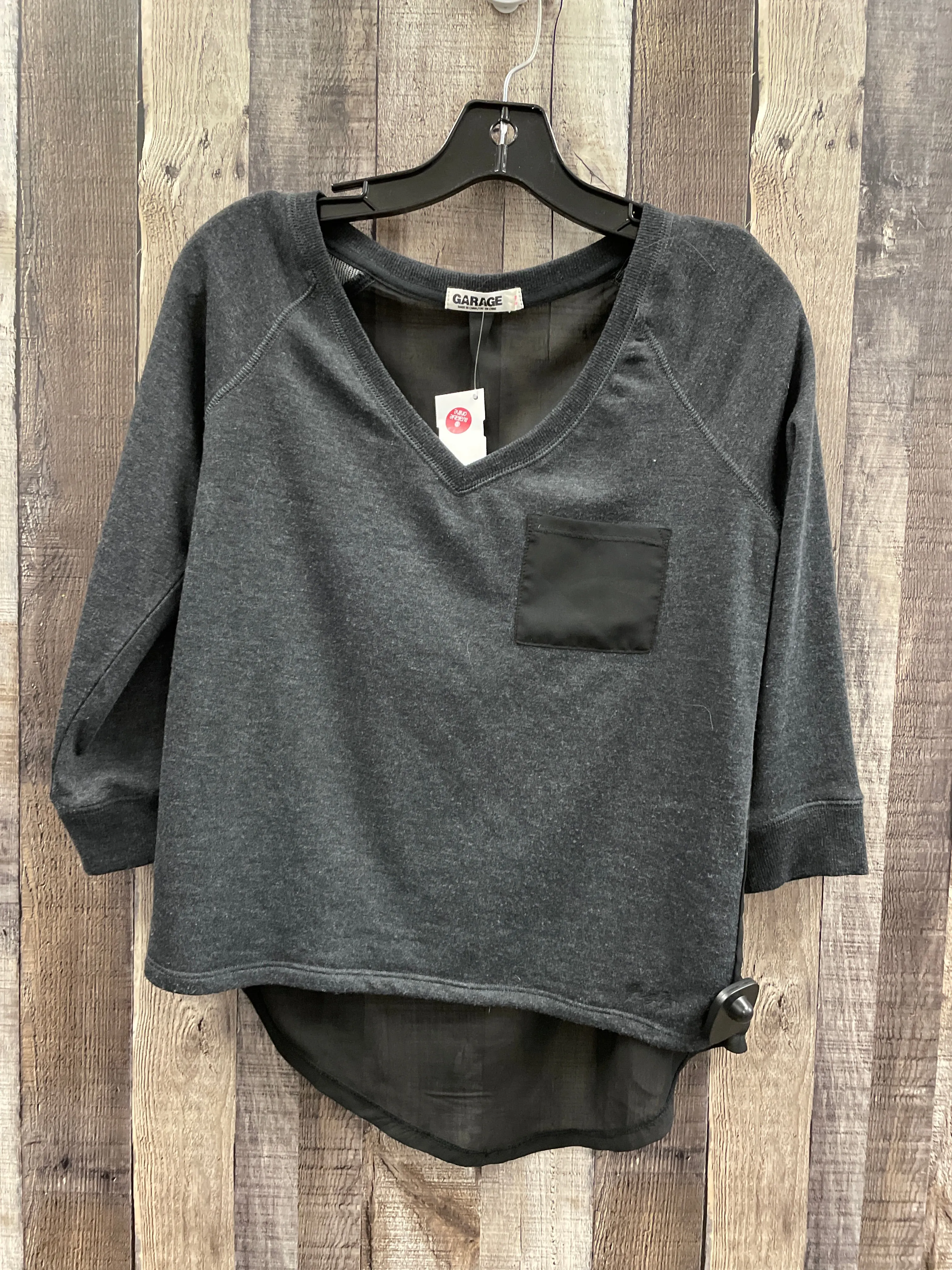 Top Long Sleeve By Garage In Grey, Size: S