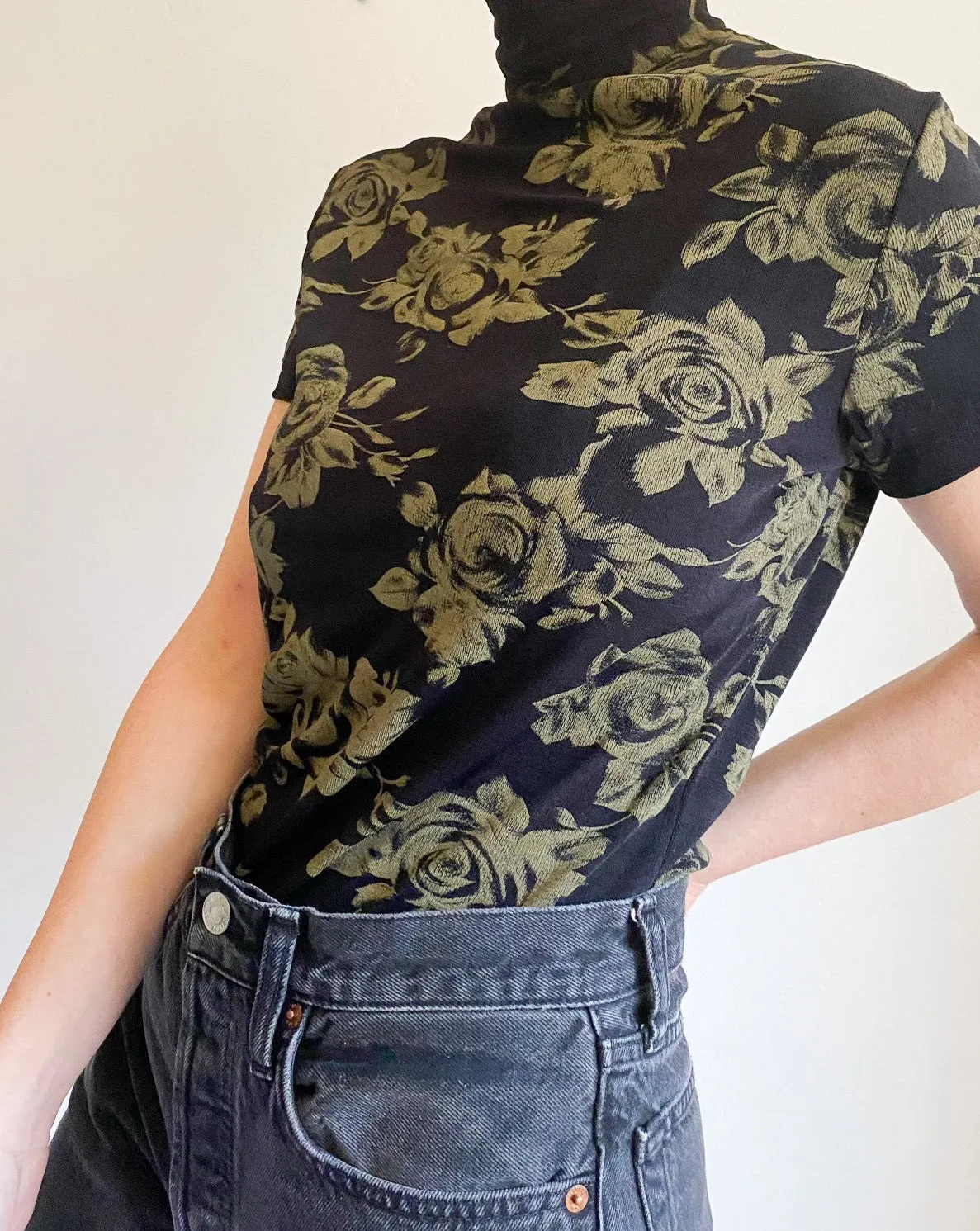 Vintage 90s Black Floral Short Sleeve Turtleneck