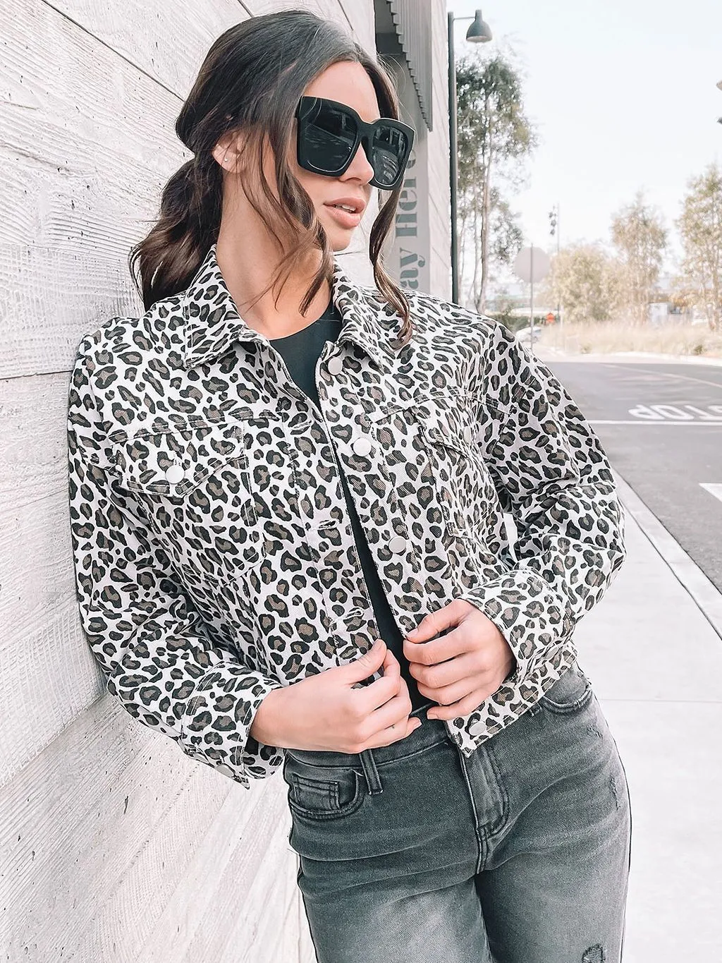 WOMEN'S LONG SLEEVE ANIMAL PRINT TWILL BUTTON JACKET